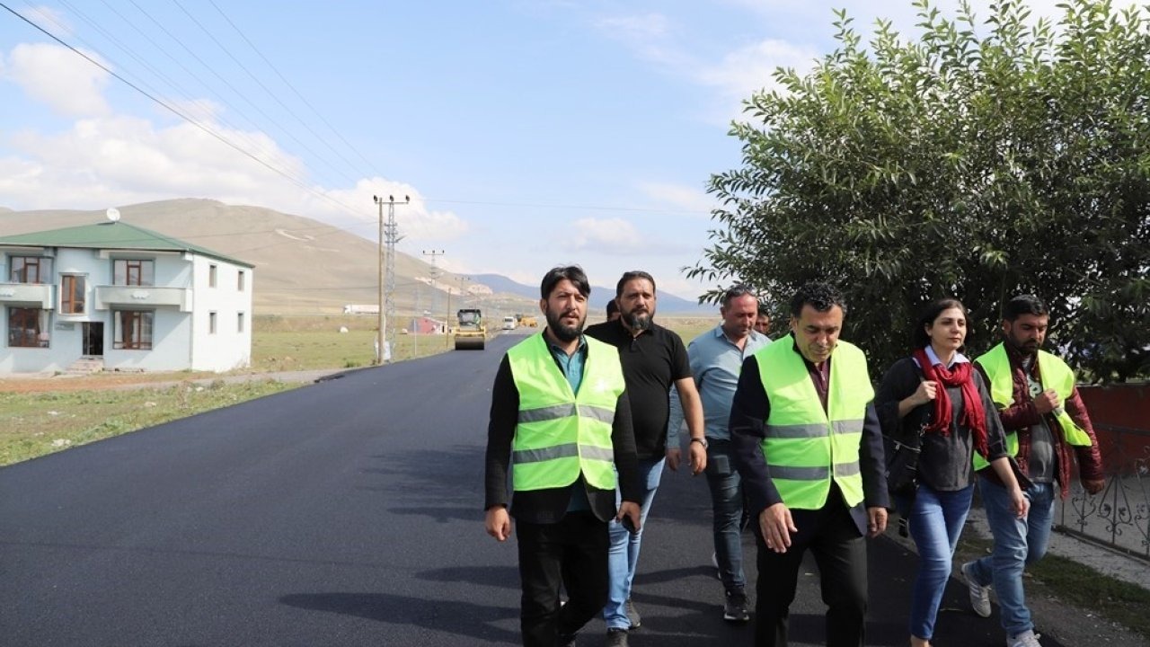 Ardahan Belediye Başkanı Faruk Demir Bozuk Yollar İçin Asfalt Sezonunu İşaret Etti
