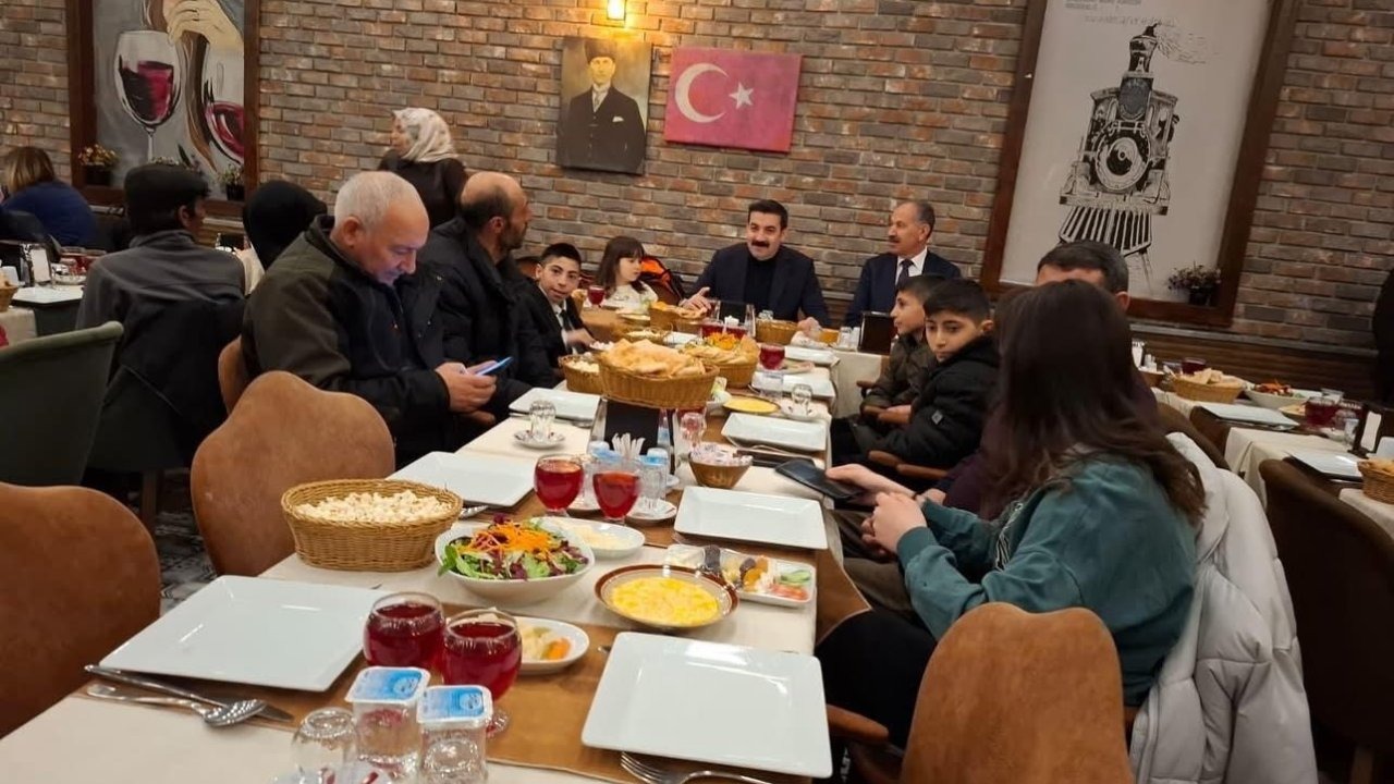 Arpaçay Protokolü Kars'ta Buluştu: Çocukların Yüzünü Güldüren İftar