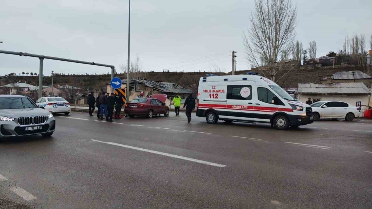 Aşkale-Bayburt Karayolunda Can Pazarı: Ani Manevra Facianın Önüne Geçti