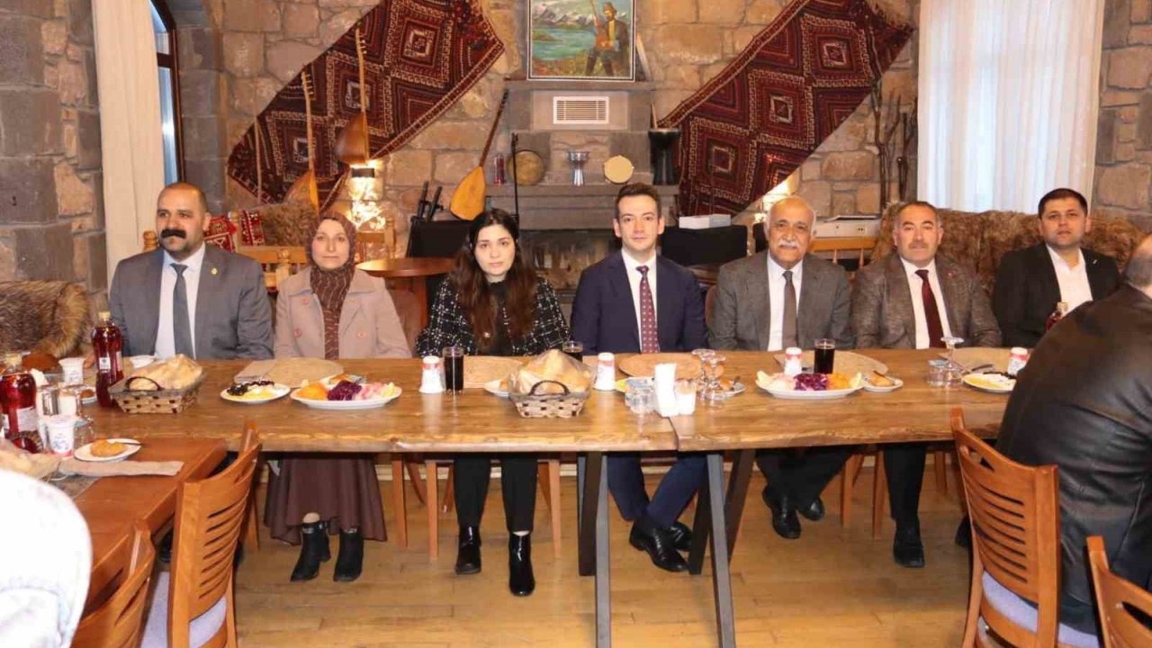 Çıldır Kaymakamlığı Şehit ve Gazi Aileleri İçin İftar Programı Düzenledi
