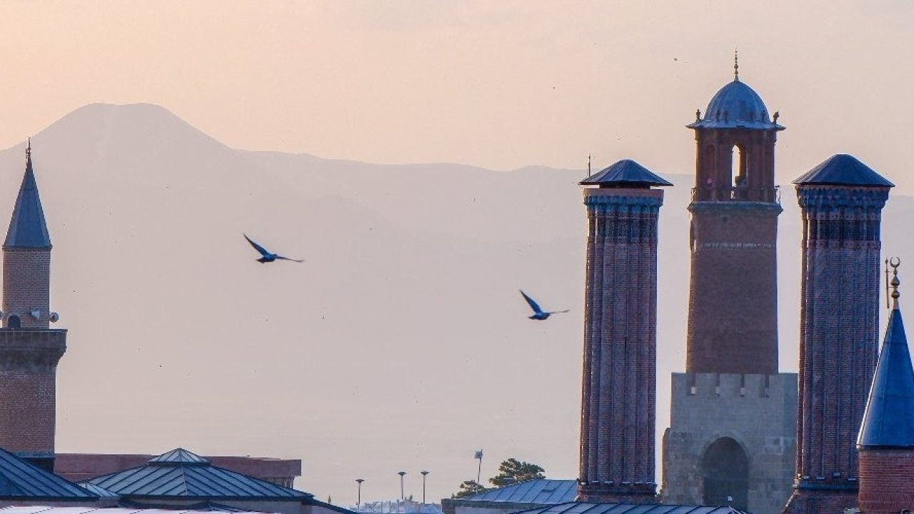 Erzurum Marşı 108 Yıl Sonra Yeniden Yankılanıyor: Dijital Dünyada Rekor İzlenme