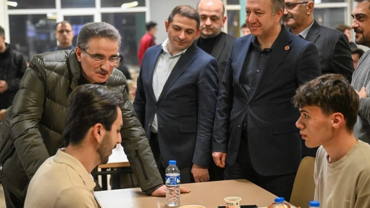 Sahur sofrasında gençlerle buluştu: Vali Baruş'tan moral ziyareti