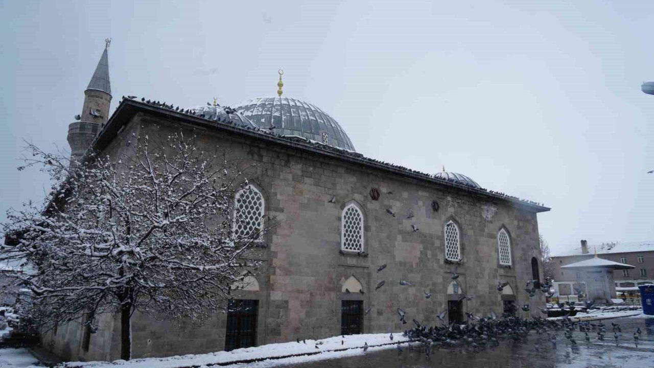 Yüksek Kesimlerde Kar Yağışı Sürüyor: Buzlanma, Don ve Çığ Tehlikesine Karşı Uzmanlar Uyardı