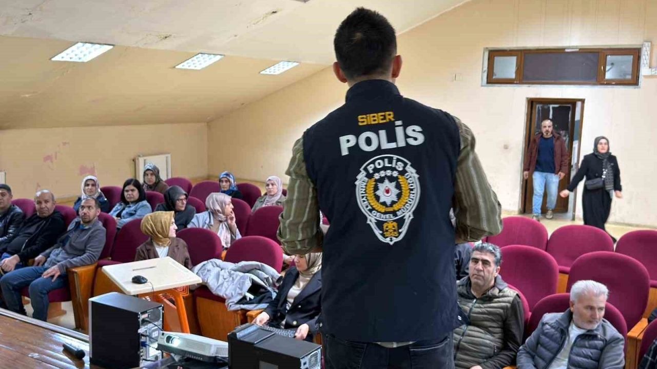 Ağrı Emniyeti’nden Dijital Kalkan: Alparslan Ortaokulu’nda SİBERAY Eğitimi