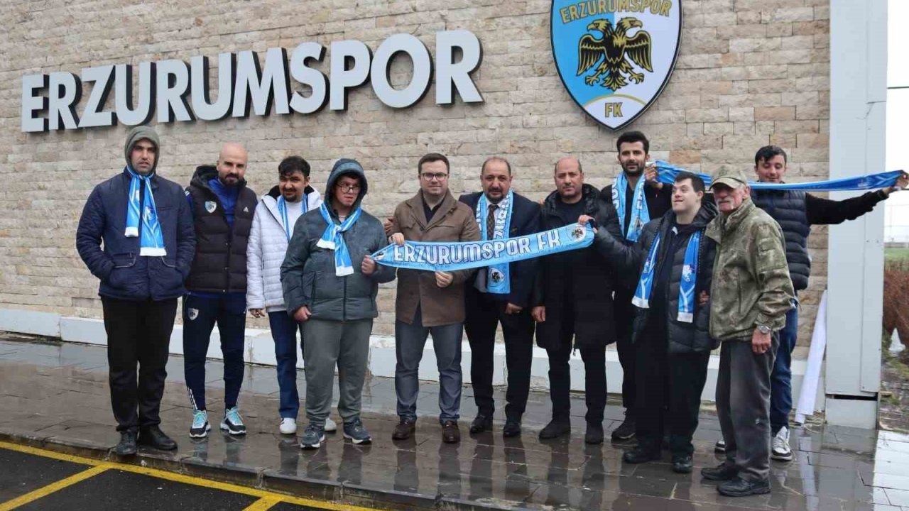 Erzurumspor Antrenmanında Otizm Farkındalığı: Özel Çocuklardan Futbolculara Moral Ziyareti