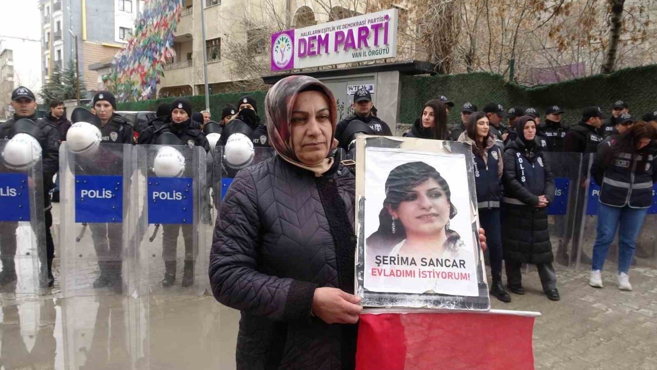 Evlat Nöbetindeki Anne Nazlı Sancar'dan Duygusal Mesaj: Gelin Devlet Güçlerine Teslim Olun
