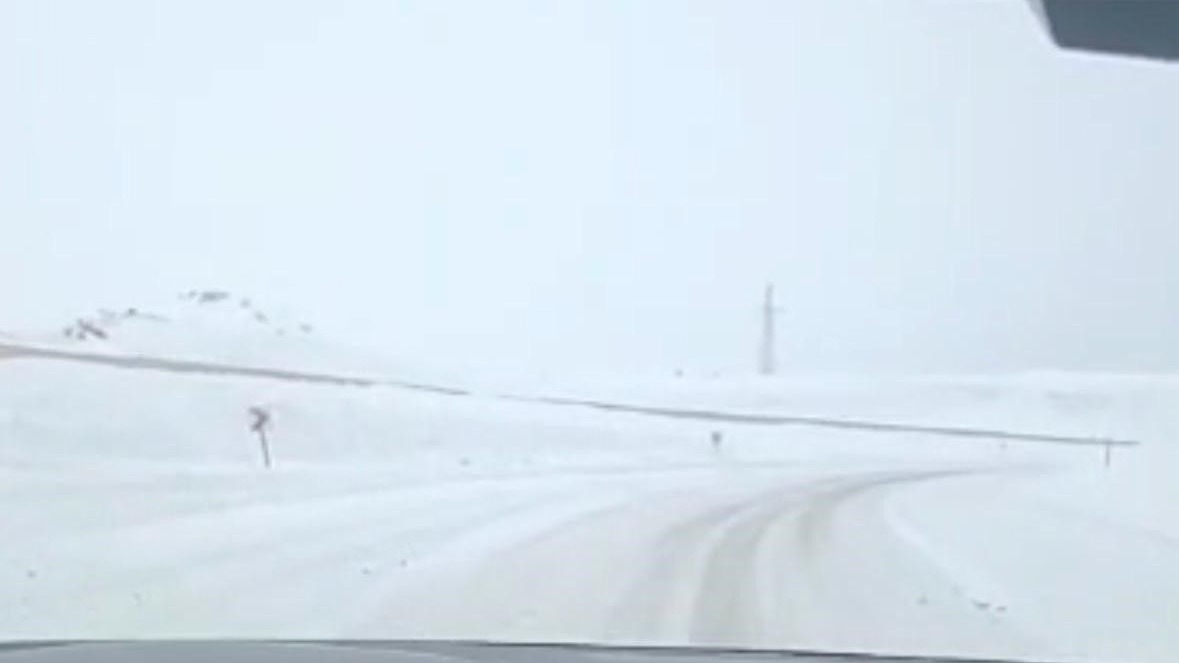 Iğdır’dan Yola Çıkacaklar Dikkat: Erzurum-Bingöl Yolunda Kar Esareti!