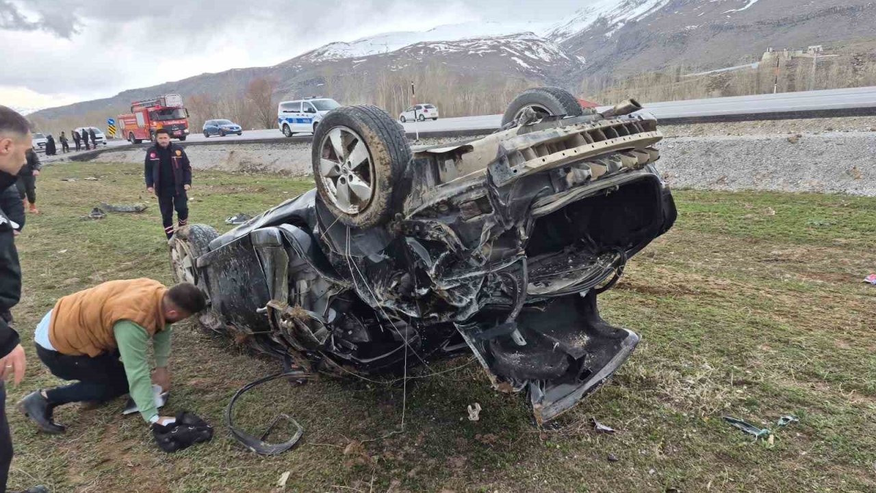 Muradiye’de Feci Kaza: Şelale Mevkiinde Kontrolden Çıkan Araç Takla Attı, 1 Kişi Hayatını Kaybetti