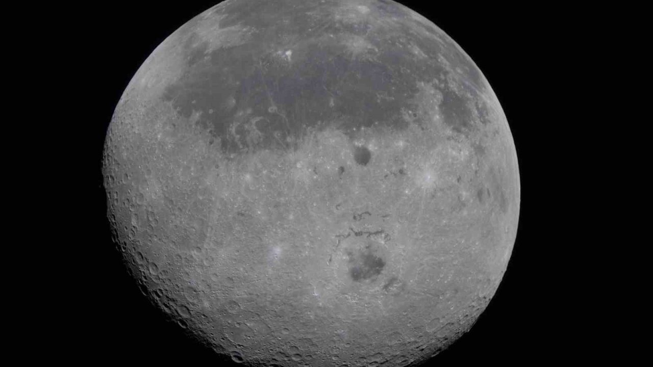 NASA Artemis II Görevinde Tarihi Rekor: İnsanlık Uzayda En Uzak Mesafeye Ulaştı