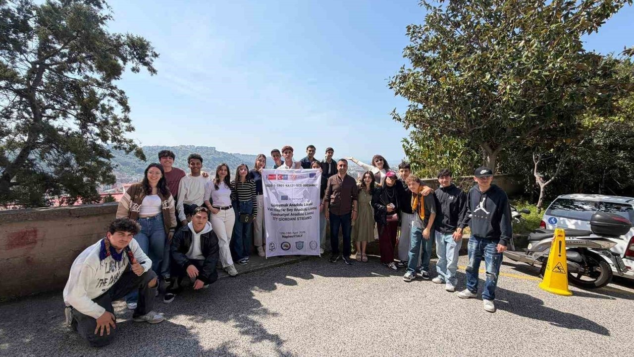 Tuşbalı öğrenciler Napoli’de dijital eğitimi deneyimledi