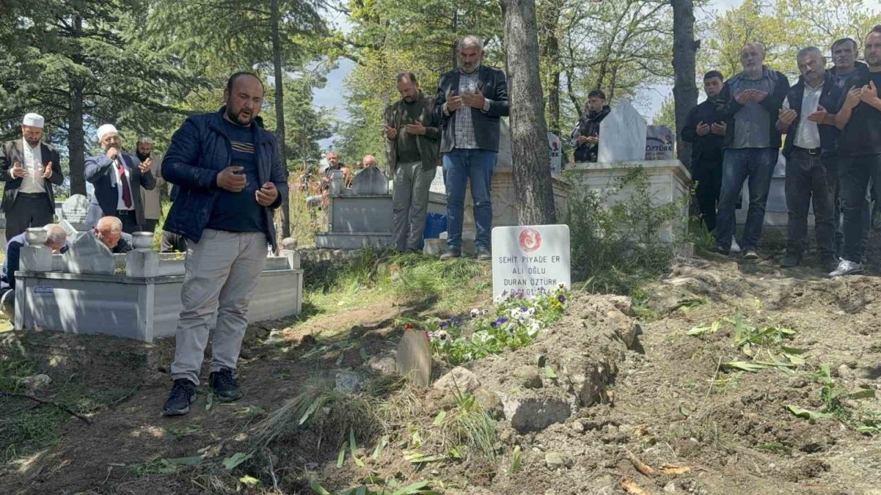 61 Yıl Sonra Vuslat: Şehit Onbaşı Mezar Taşıyla  Iğdır'dan Memleketine Getirildi