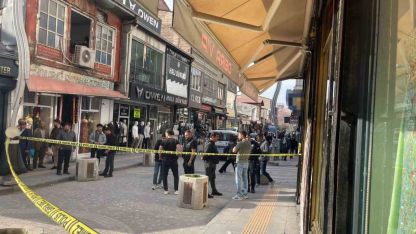 Van’da Sokak Ortasında Silahlı Saldırı: Kanlar İçinde Yere Yığıldı