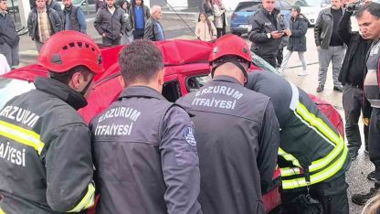 Erzurum'da Halk Otobüsü ile Otomobil Çarpıştı: 4 Yaralı