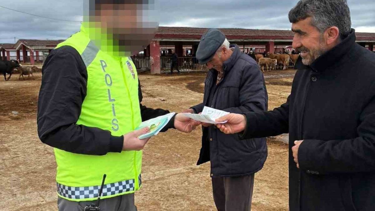 Ağrı Polisi Hayvan Pazarında: Sahte Para ve Dolandırıcı Uyarısı
