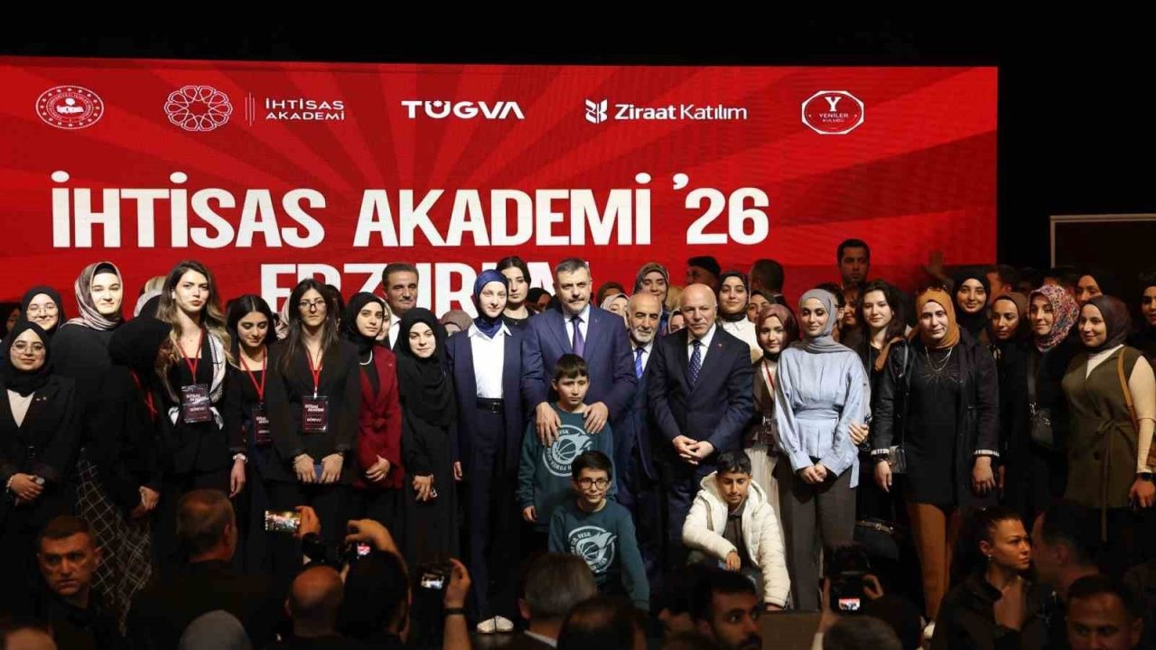 Atatürk Üniversitesi'nde Gençlik Buluşması: İçişleri Bakanı Çiftçi Erzurum'da Konuştu
