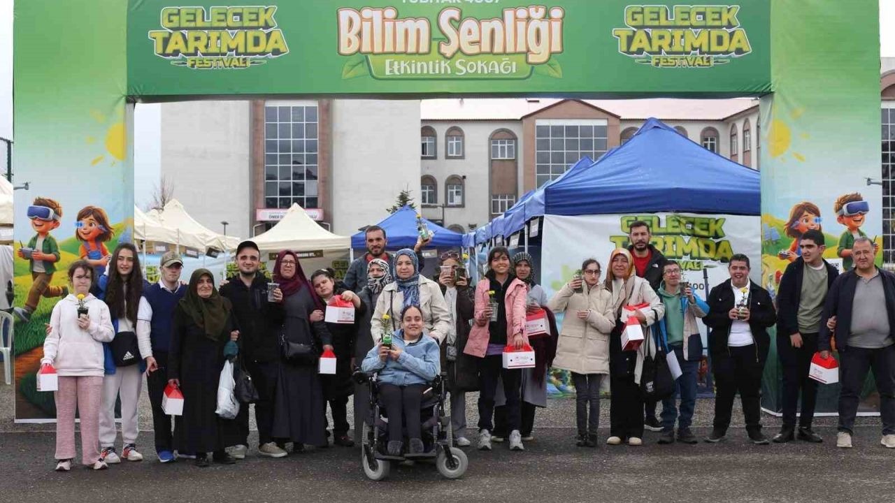 Bilim Erzurum'da Dev Organizasyon: Binlerce Öğrenci Modern Tarım Teknolojileriyle Buluştu