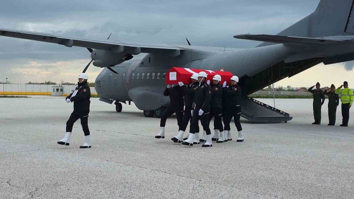 Çorlu Şehidi Emrah Koç'un Cenazesi Askeri Uçakla Memleketi Van'a Getirildi