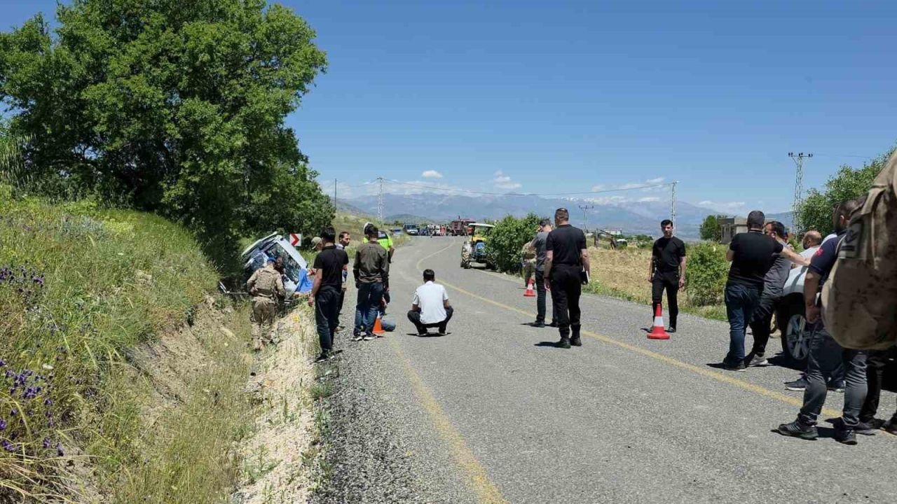 Ergani'de Arazi Dehşeti: Ağabey Kardeşinin Aracını Taradı!