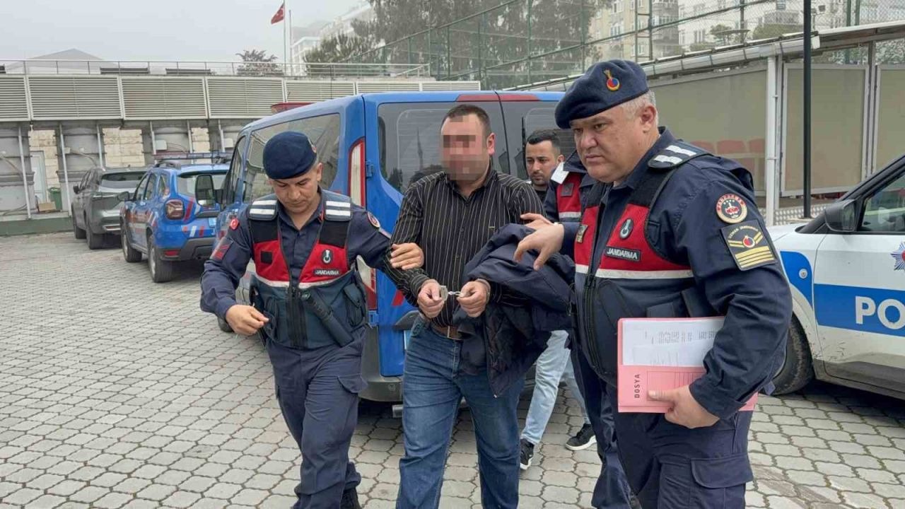 Evlat Dehşeti: Babasını 8 Kurşunla Öldüren Zanlı Adliyeye Sevk Edildi