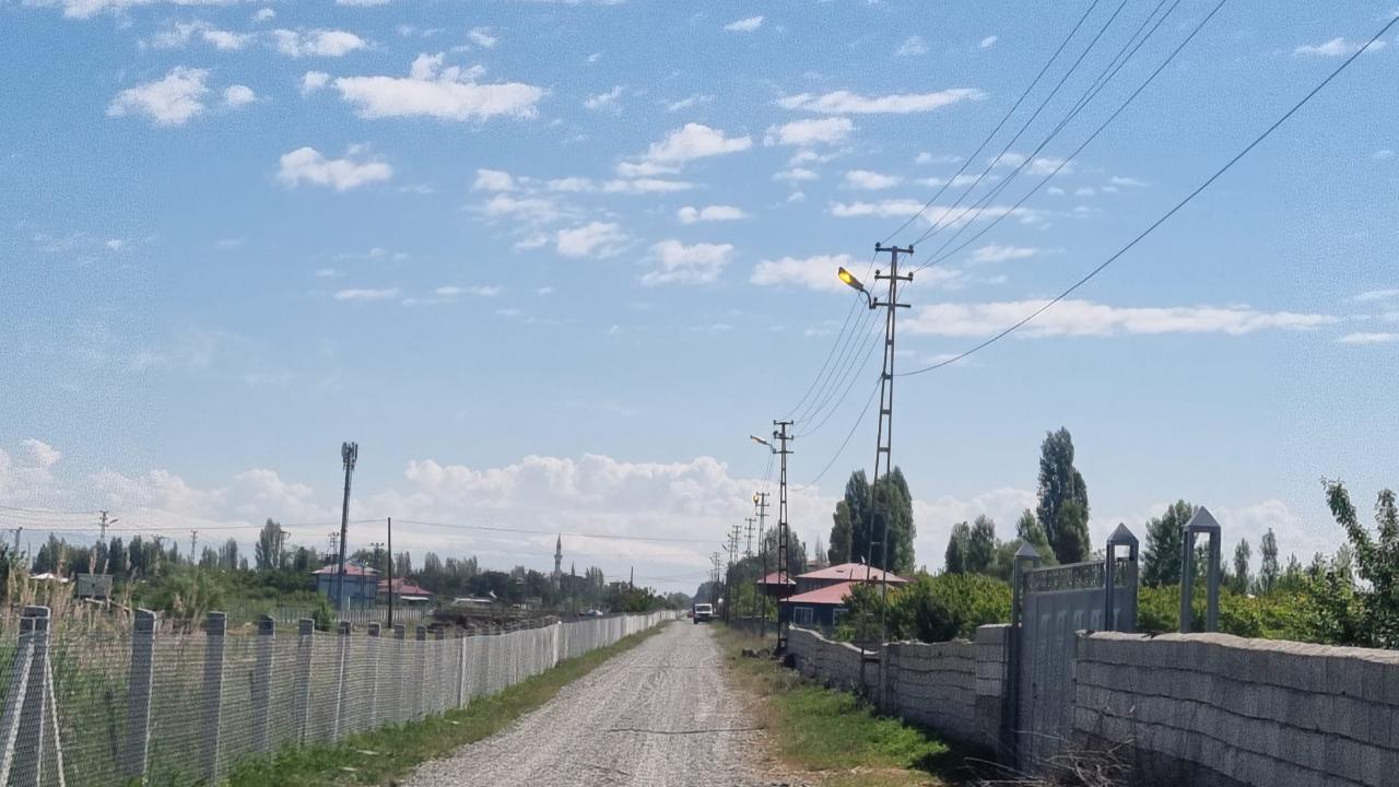 Iğdır’da Gündüz Yanan Sokak Lambaları Tepki Çekti