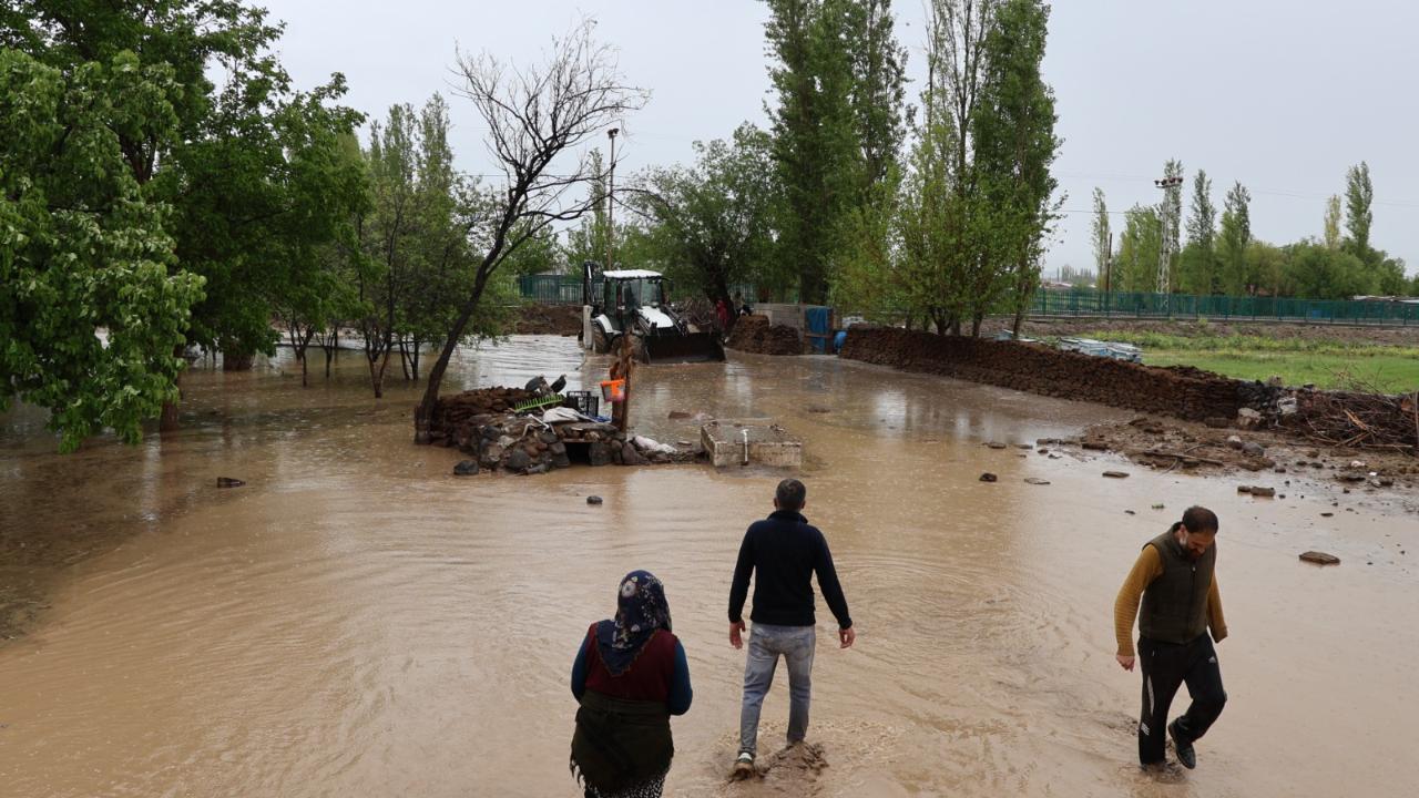 Iğdır’da Sel Felaketi: Evler ve Tarım Arazileri Sular Altında Kaldı