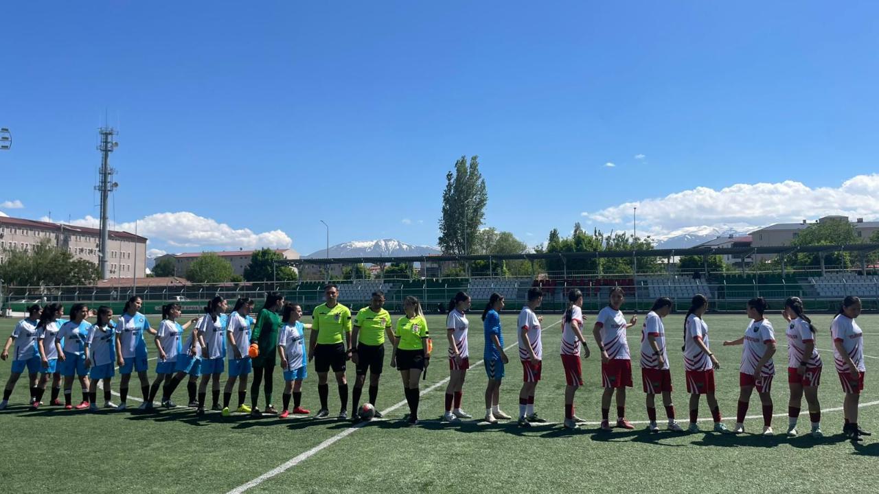Iğdır’ın Sultanları Fırtına Gibi Esiyor: 76 Iğdırspor’dan 6 Gollü Açılış!
