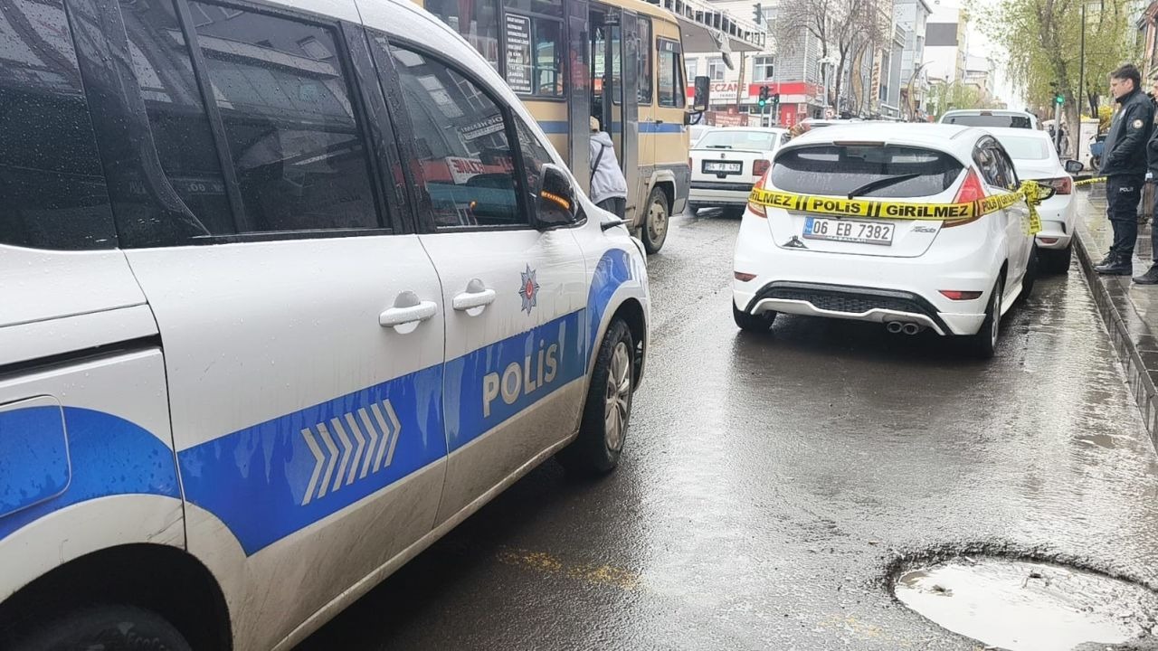 Kars Merkezde Silahlı Kavga: Faikbey Caddesi'nde 1 Kişi Vuruldu, Esnaf Panik Yaşadı