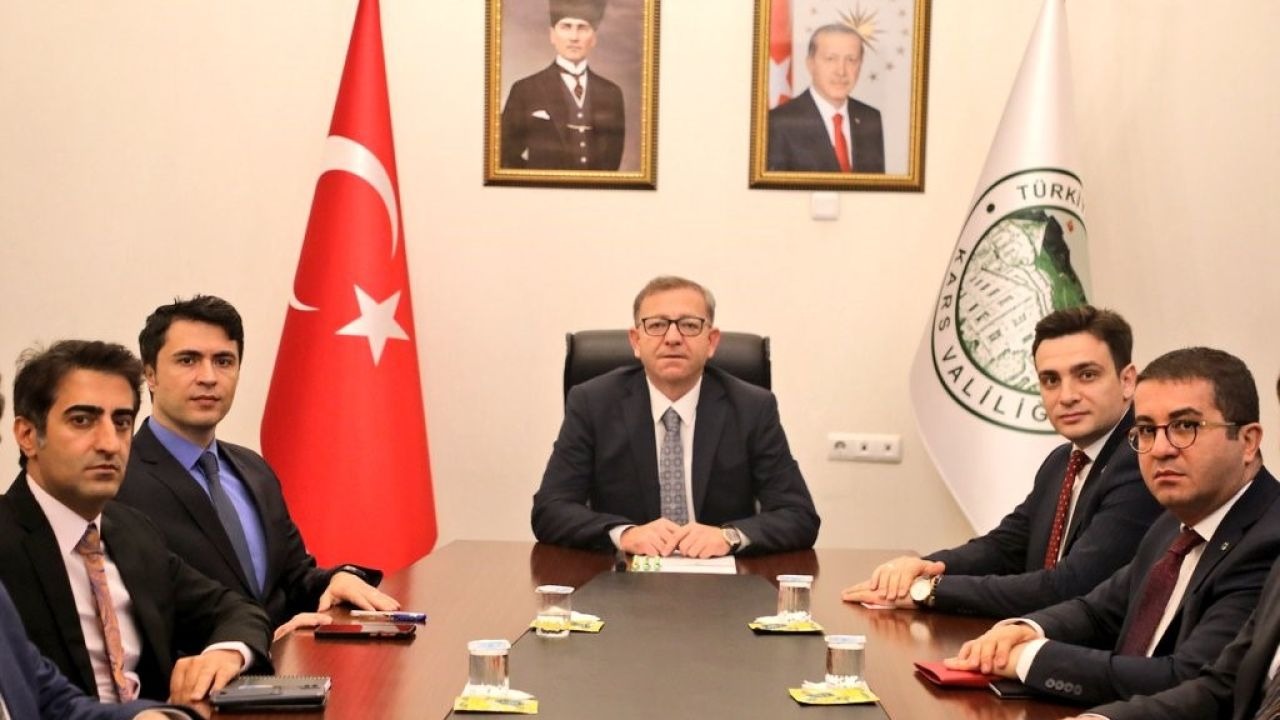Kars Merkezli Stratejik Koordinasyon: İlçelerdeki Altyapı ve Sosyal Hizmet Projeleri Gözden Geçirildi