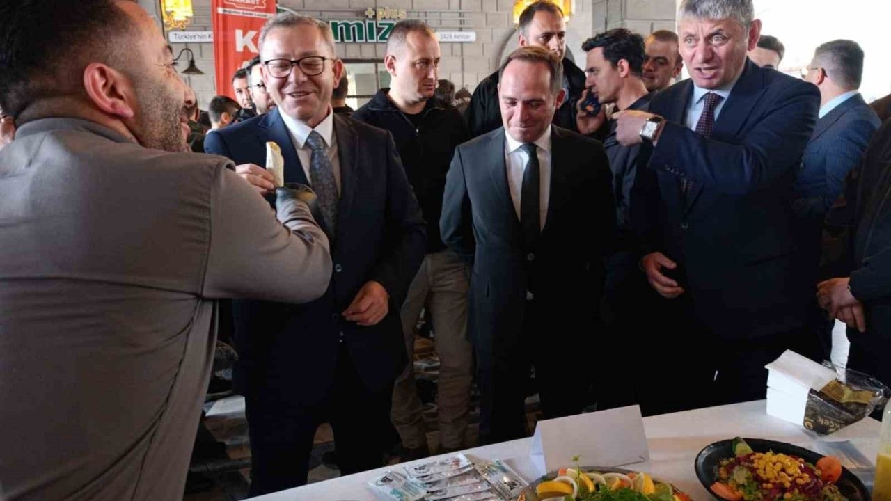 Kars'ta Asırlık Lezzet Şöleni: Tarihi Bedesten'de Türk Mutfağı Haftası Coşkusu