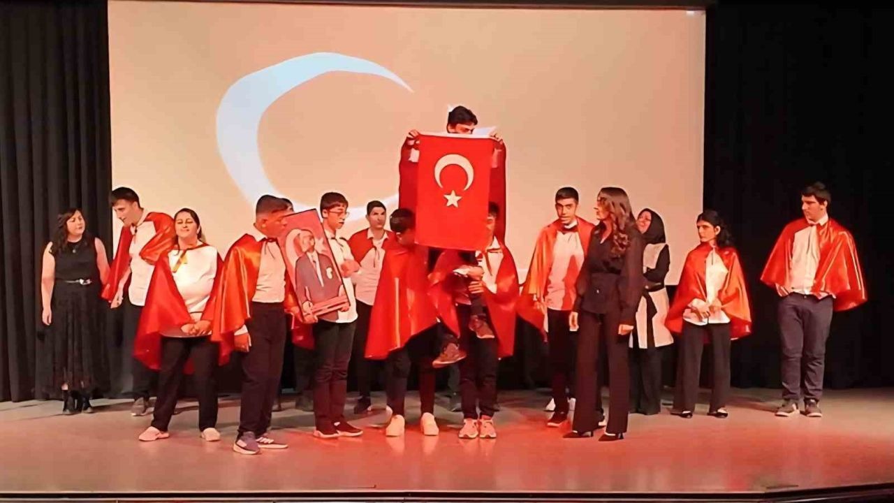 Necip Fazıl Kısakürek Kültür Merkezi'nde Engelliler Haftası Coşkusu