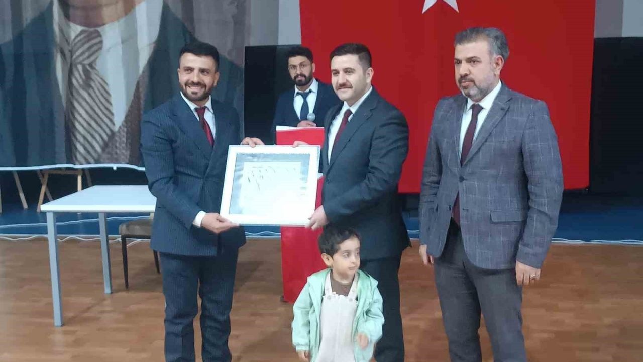 Özalp'te "Ramazanla Öğreniyorum" Coşkusu: 200 Öğrenci Ödüllendirildi