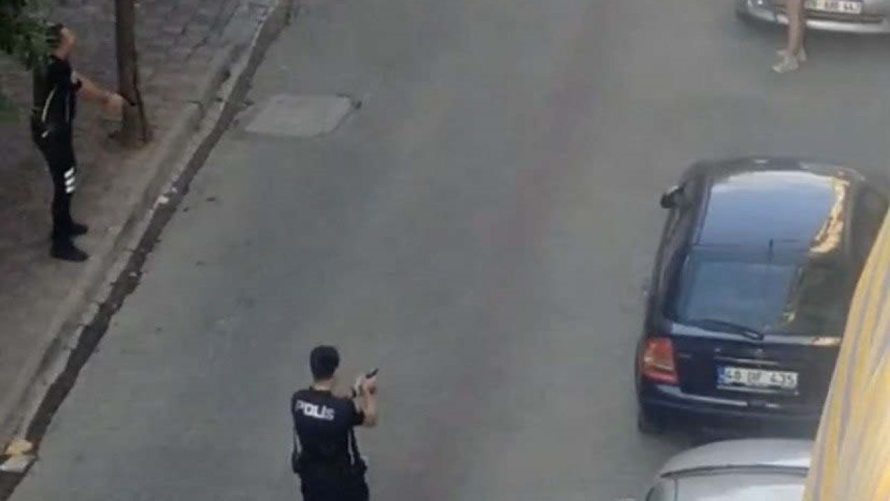 Samuray Kılıçlı Dehşet: Sokak Ortasında Kendine Zarar Veren Kız Yakalandı