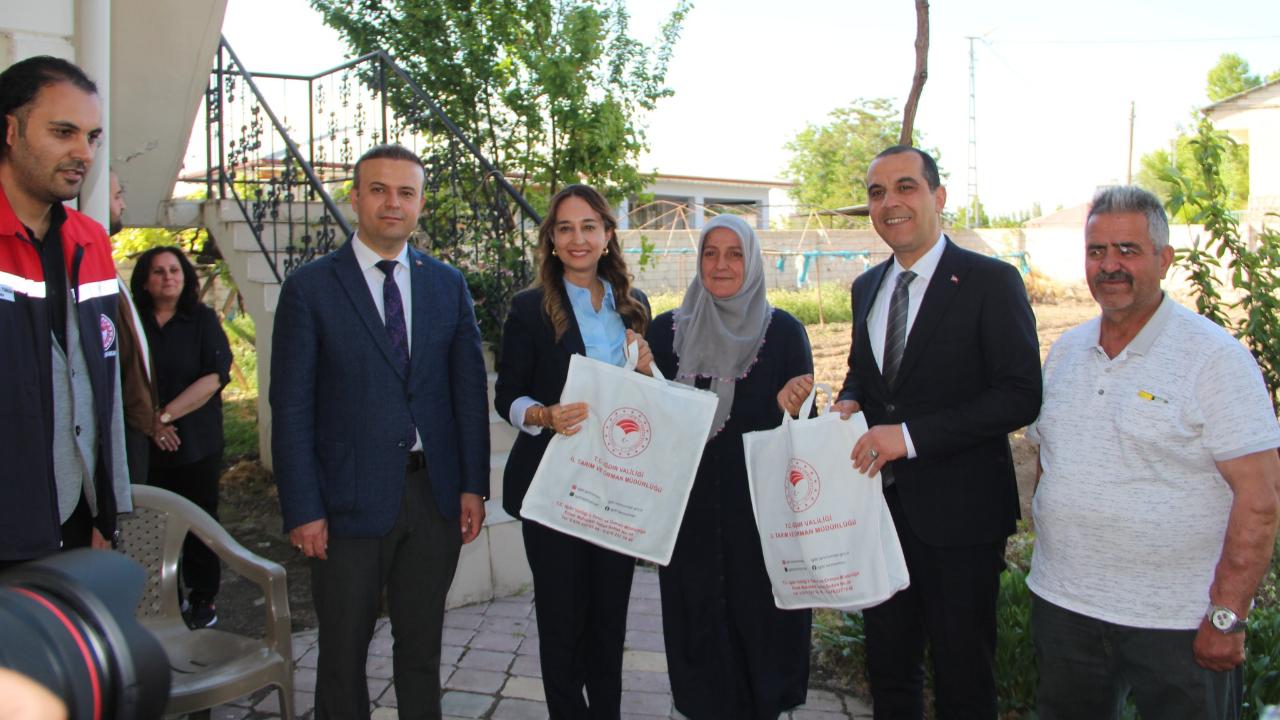 Vali Taşolar Hakveyis'te: Çiftçilerin Gurur Günü Kutlandı