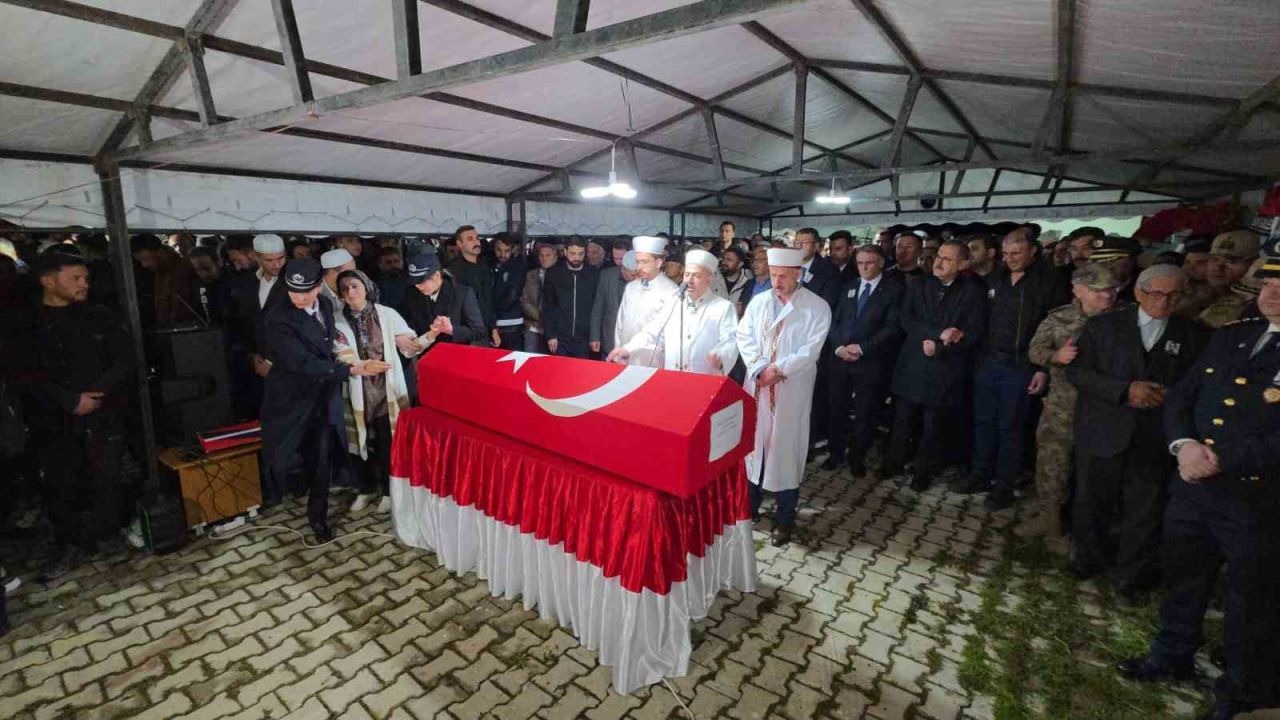 Van Şehidine Ağlıyor: Polis Memuru Emrah Koç Çaldıran'da Tekbirlerle Toprağa Verildi