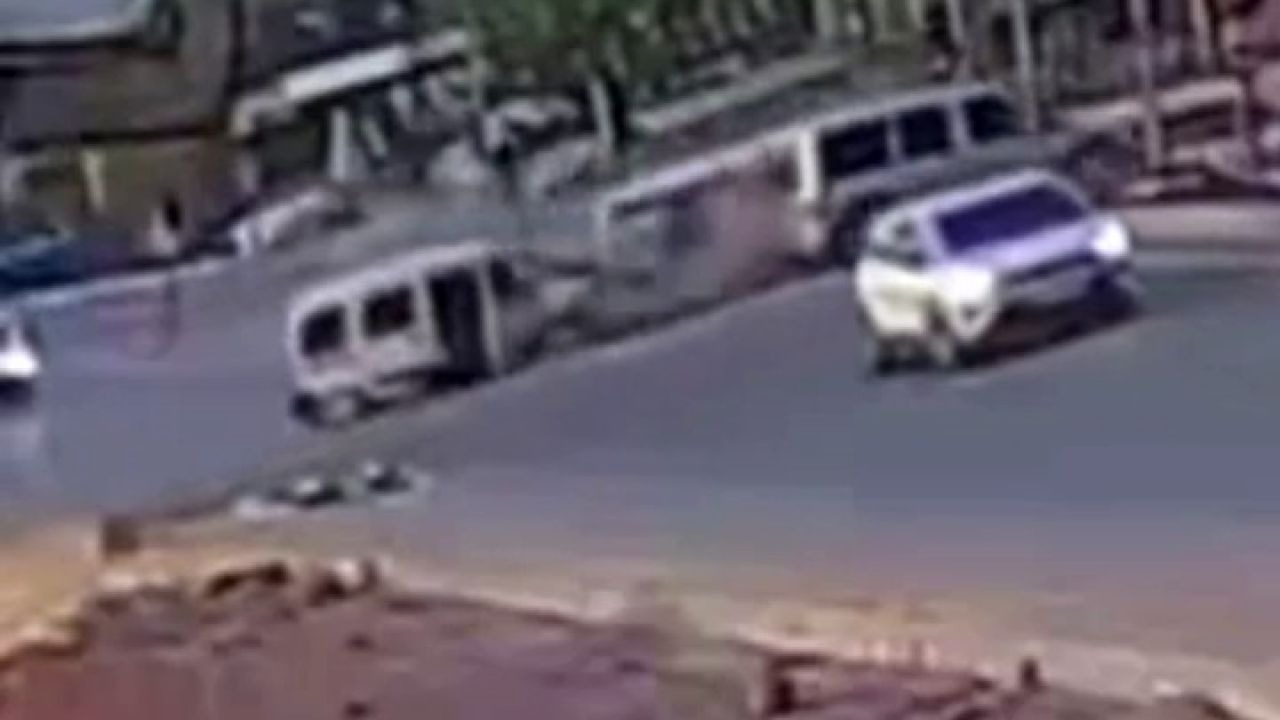 Yüksekova'daki Feci Kaza Kamerada: 11 Yaralı Var