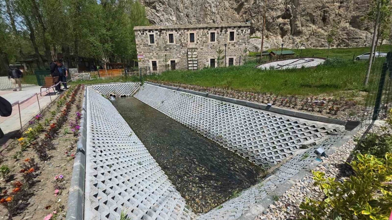 Yüzyıllık Hasret Bitti: İnci Kefalleri Tarihi Horhor Camii Önünde Görülüyor