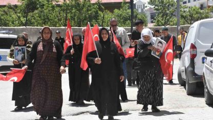 Van’da Evlat Nöbeti Kararlılıkla Sürüyor: "Annem Çeyizini Hazırladı, Geri Dön Fatih"