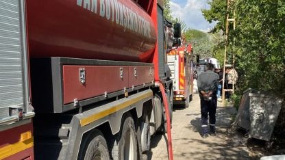 Van İpekyolu’nda Korkutan Yangın: Ev, Samanlık ve Odunluk Alev Alev Yandı