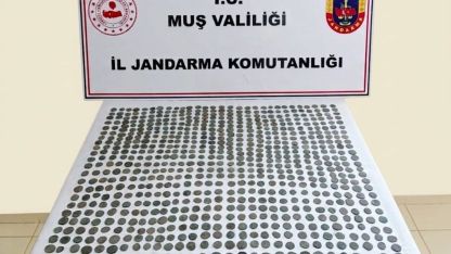Muş Bulanık'ta Tarihi Eser Operasyonu: Bizans Dönemine Ait 749 Bronz Sikke Ele Geçirildi