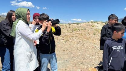 Oltu'da Minik Kuş Gözlemcileri Sahada: Mehmet Akif Ersoy Ortaokulundan Anlamlı Doğa Etkinliği