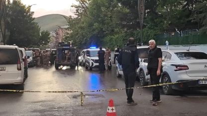 Son Dakika: Muş’ta Özel Harekat Polislerine Ateş Açan Saldırgan Etkisiz Hale Getirildi