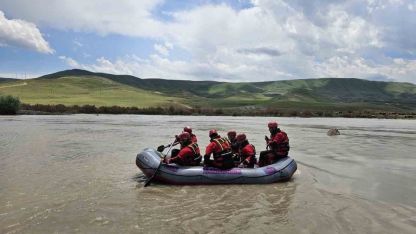 Aras Nehri’nde Kaybolan Genç Çoban İçin Dev Seferberlik: Erzurum ve Kars’tan 101 Kişilik Ekip Sahada