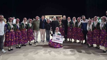 Van’ın Gururu Tuşba Sanat Spor Kulübü: Halk Oyunlarında Üst Üste İkinci Kez Türkiye İkincisi!