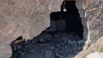 Kahvaltıda Deprem Sandılar! Eve Traktör Daldı