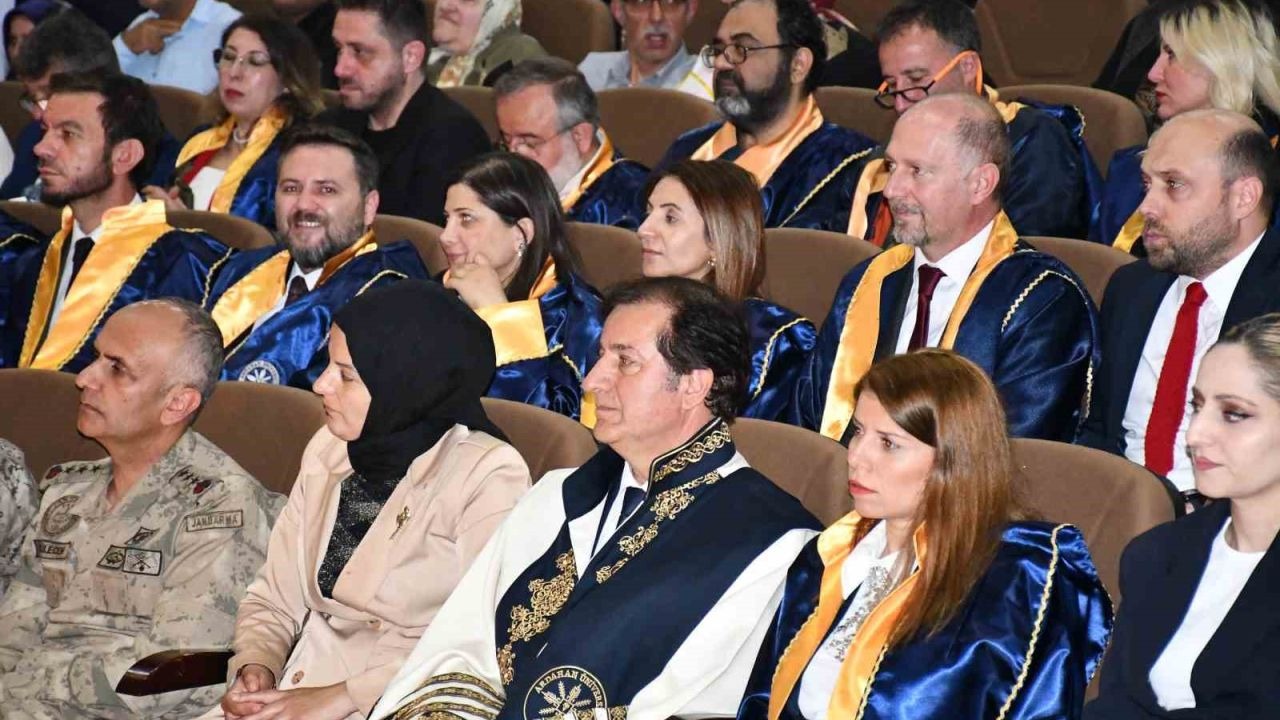 Ardahan Üniversitesi’nde Mezuniyet Coşkusu: İki Bin Yirmi Beş İki Bin Yirmi Altı Dönemi Kep Atma Töreni