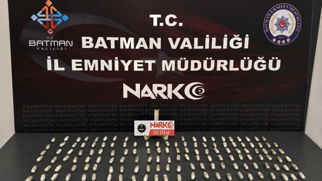 Batman’da Midelerinden Kilo Kilo Uyuşturucu Çıktı: 4 Tutuklama