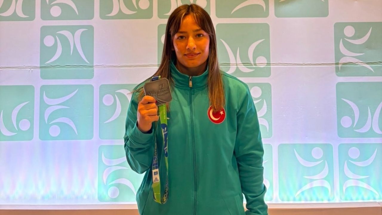 Brezilya’da Düzce Rüzgarı! Zerda Demir Dünya İkincisi Olarak Gümüş Madalya Kazandı