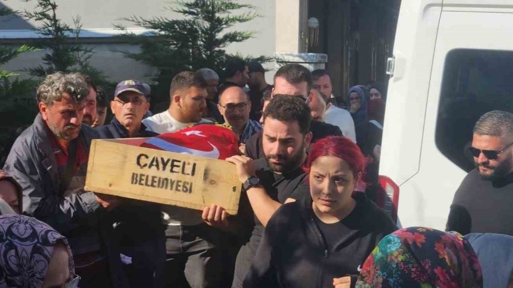 Çayeli'ndeki Katliam Gibi Kazada Ölen Gençler Toprağa Verildi