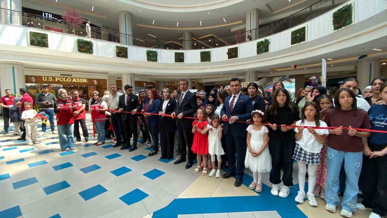 Erzurum’da Anlamlı Etkinlik: 50 Özgün Eserlik Koruyucu Aile Sergisi Kapılarını Açtı