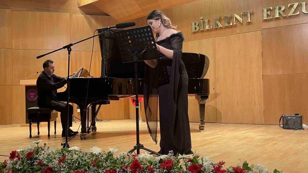 Erzurum’da Sanat Gecesi: Atatürk Üniversitesi Öğrencilerinden Muhteşem Şan Konseri